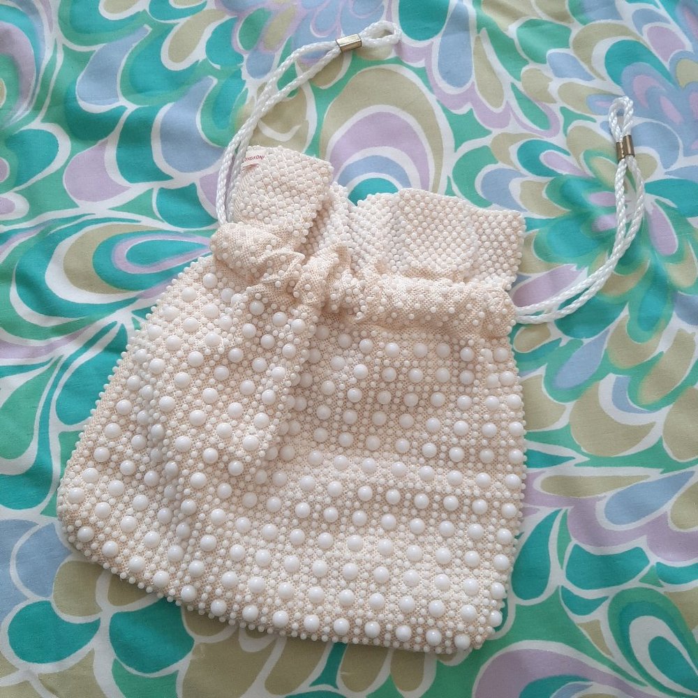 Vtg Mod Beaded White Candy Dots Lumured Drawstring Bucket Wrist Bag